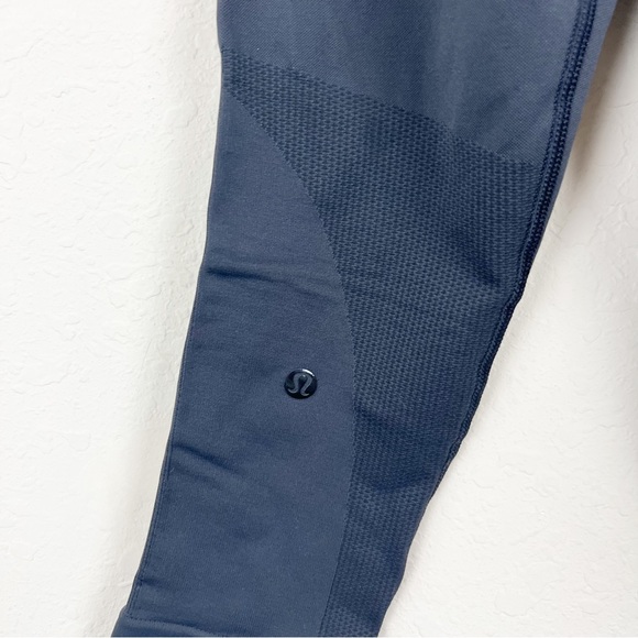 Lululemon Black Crop Seamless Leggings Size 4 - Picture 4 of 5